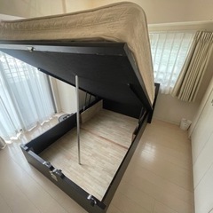 【受渡先決定】ダブルベッド　マットレス付き　大容量収納の画像