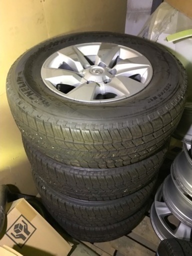 150プラド後期 新車外し 17インチタイヤホイールセット 商談中