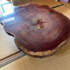 一枚板のテーブル