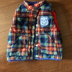 リバーシブルベスト　95センチの画像