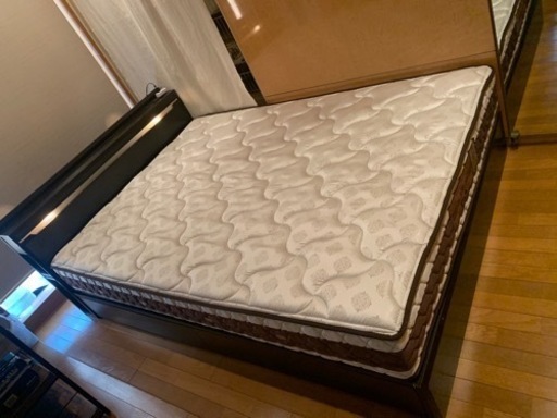 ダブルベッド（フレーム+マットレス）