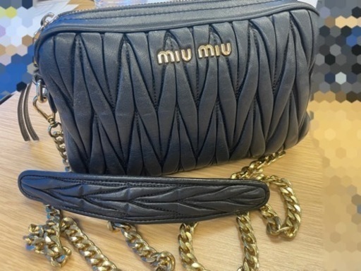 miumiuショルダー