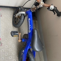 自転車、三輪車、衣類、靴 8月20日で終了いたします