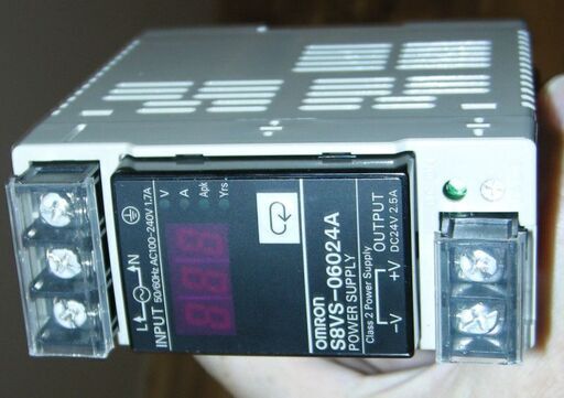 OMRON S8VS-06024A  24V電源