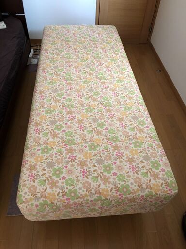 セミシングル ポケットコイル脚付きマットレスベッド