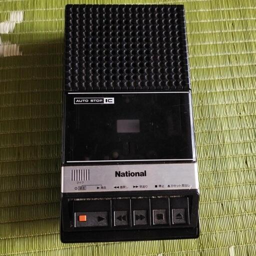 昭和レトロカセットテープレコーダー