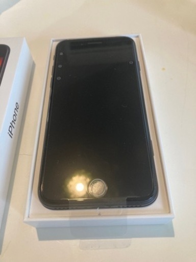 【新品未使用】iPhone SE3 64ギガ　docomo 