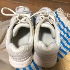 テニスシューズ中古の画像