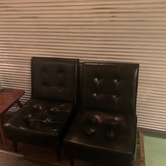 2人掛けソファと1人用チェア×2