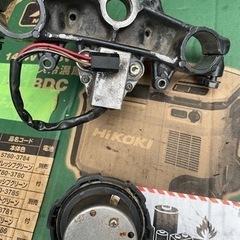 ヤマハxt250   30x.  キーシリンダータンクキャップの画像