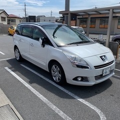 プジョー5008の画像