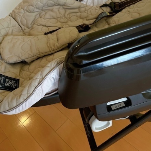 【受渡決定】美品　コンビ　ネムリラ　オートスウィング　お食事シートつき