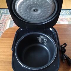 3年前に購入。5合炊き炊飯器アイリスオーヤマ。