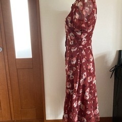 アシンメトリーなワンピースの画像