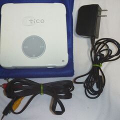 DVDプレーヤー ２台 再生可能 リモコン付きの画像