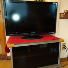 取引中　パナソニックテレビ＆テレビ台の画像