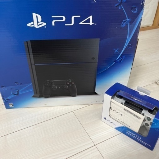 【9月28日まで受付可】PS4 本体　コントローラー２つ　すぐ使用出来ます