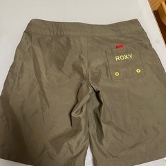 8/29まで受け渡し限定　ROXY水泳用ショートパンツ　Mサイズの画像