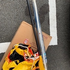 ボート、小型の折り畳みテント、ボートのオールx1、パラソルの画像