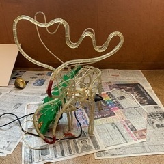 クリスマス用　光って動くトナカイとボードツリー