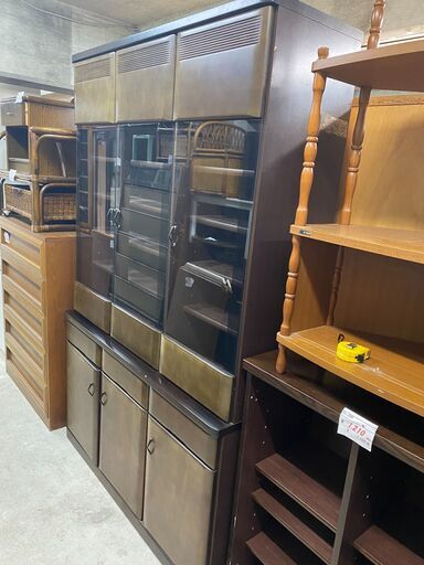 【リサイクルショップどりーむ天保山店】●4034●　食器棚　ブラウン色♪　おしゃれなガラス扉♪