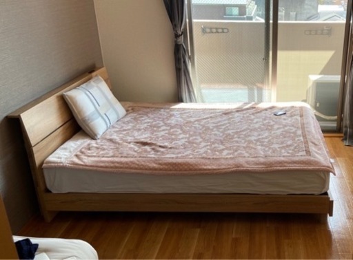 ダブルベッド セミダブルベッド