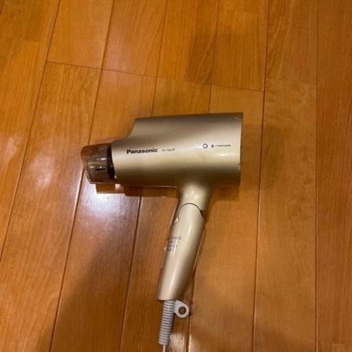 ヘアドライヤー　ナノケア