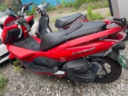 《保証付良車》ホンダPCX150: 【美車黒仕上げ】178000円。【ベース赤現状】138000円。走行約2.1万km!! JF28（125cc）の上位機種、KF12です。4st　実働美車 機関極上　各種整備・カスタム可能 検)pcx125