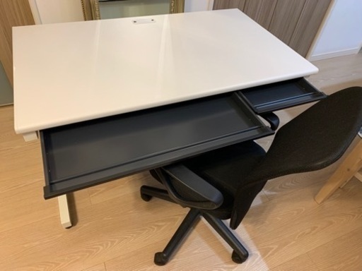 【受渡者様決定】美品❣️オフィスデスク　チェアーセット配送ご相談下さい。