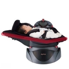 アップリカ　ディアターン　チャイルドシートの画像