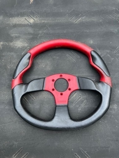 momoステアリング