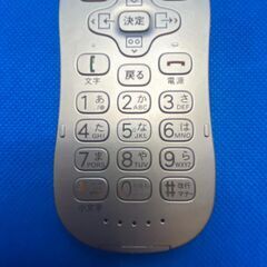ガラケー らくらくホンベーシック　F883i　の画像
