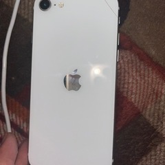 取りに来られる方限定値下げiPhone se 第2世代 64GBの画像