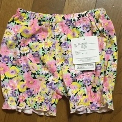 【新品タグつき】ショートパンツ　花柄90