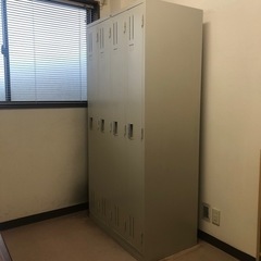 4人用　スチールロッカー　