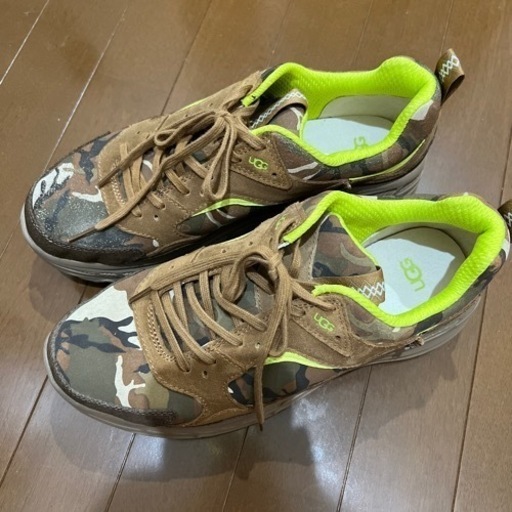 UGG 迷彩　厚底スニーカー