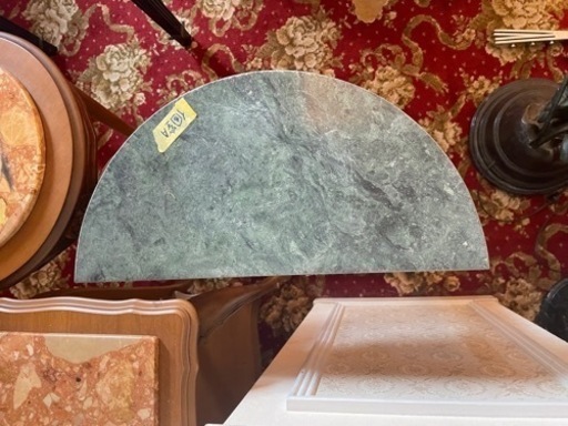 大理石のテーブル