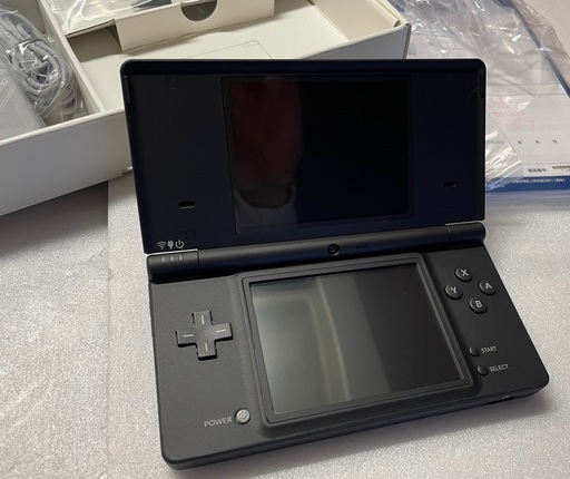 【大阪/引取〜12/23金18時迄】新品/未使用 Nintendo DS i