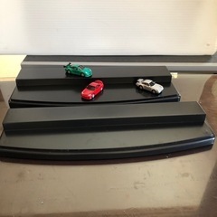 ショーケース　２点の画像