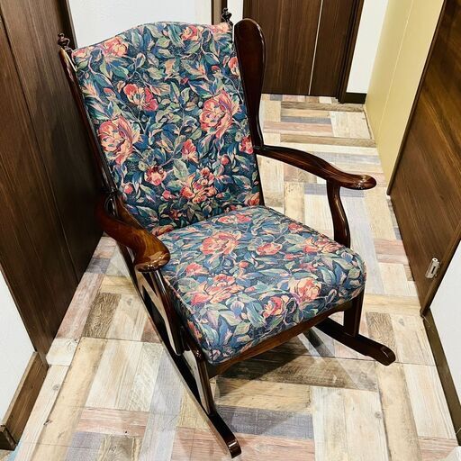 カリモク　コロニアル　ロッキングチェアー