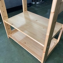 ● 子供部屋用ハンガーラック、木製家具の画像