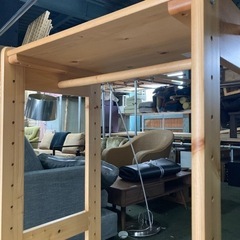 ● 子供部屋用ハンガーラック、木製家具の画像