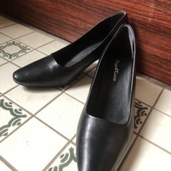 本革　黒　パンプス