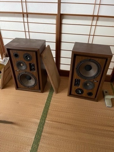 古いデンオンのスピーカーです。