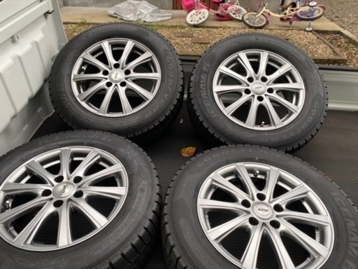 スタッドレスタイヤ