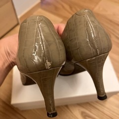 パンプス　クロコ型押し　7センチヒール　アカクラの画像