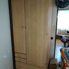 洋服タンスの画像