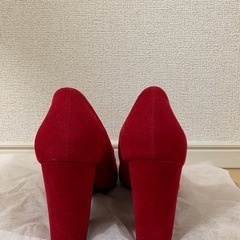 【超美品】レッドベルベットヒールパンプスの画像