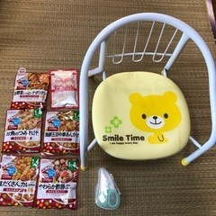 ベビーチェア　幼児食　フードカットはさみ