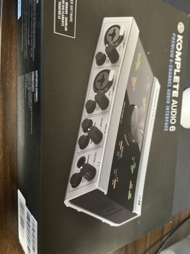 サウンドカード　NATIVE INSTRUMENTS AUDIO6